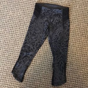 Lululemon cropped leopard leggings